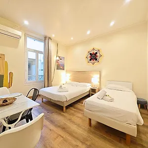 Viva Riviera - 19 Rue Des Frères Pradignac , Cannes France